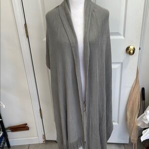 GRAY FRINGE SHAWL BY LAYERS BY LISDEN